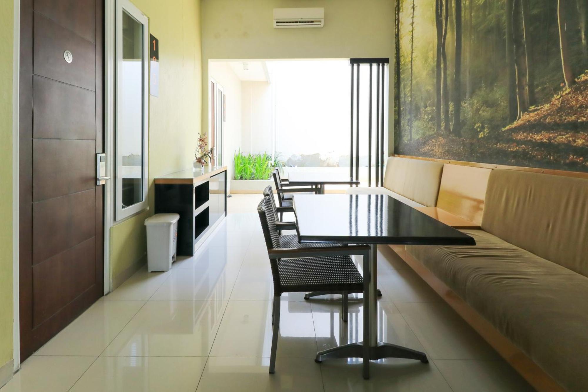 סוראבאיה Home Guesthouse מראה חיצוני תמונה