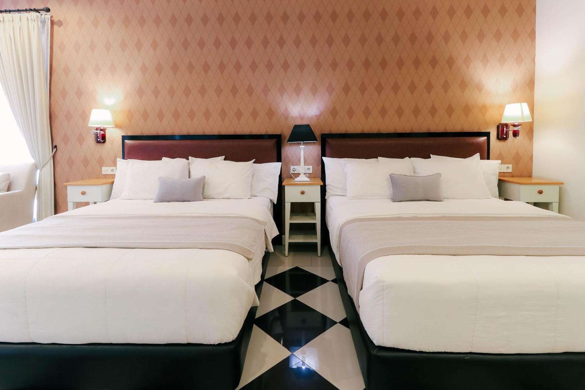 סוראבאיה Home Guesthouse מראה חיצוני תמונה