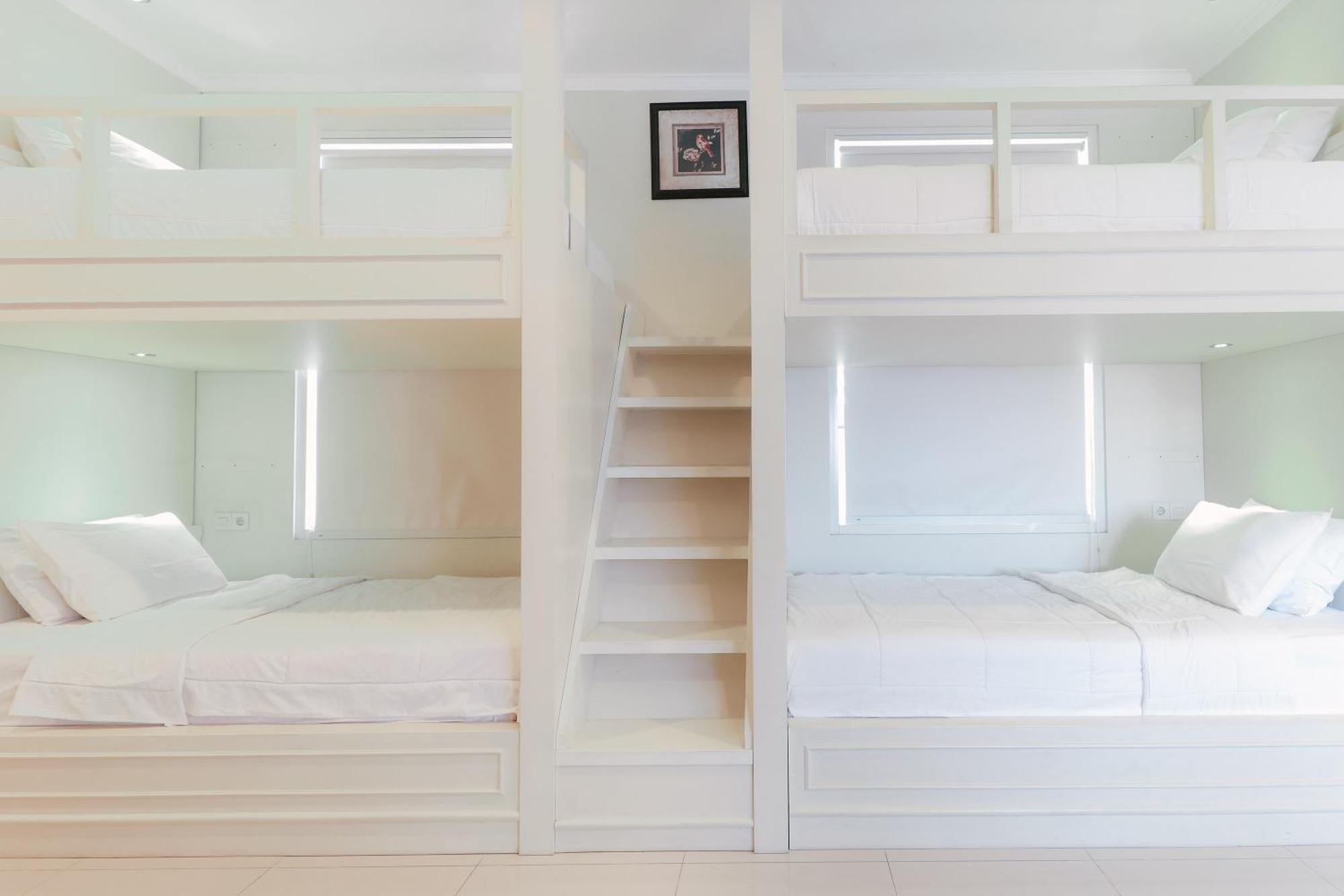 סוראבאיה Home Guesthouse מראה חיצוני תמונה